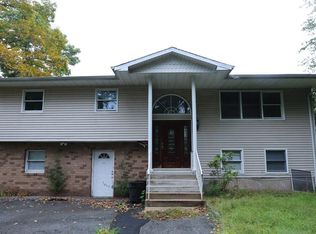 14 Cottage Ln, Suffern, NY