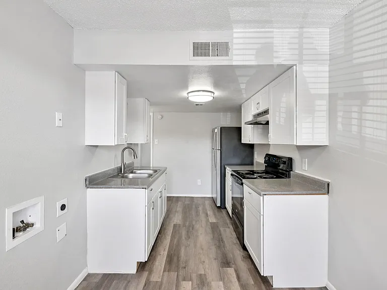Mariposa Flats — Photo 53