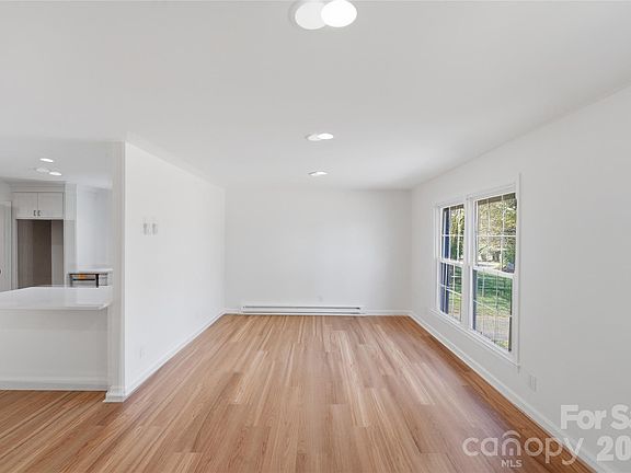 2nd image of 5906 Whitingham Dr