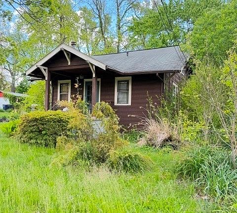 3rd image of 1706 Hampton Rd