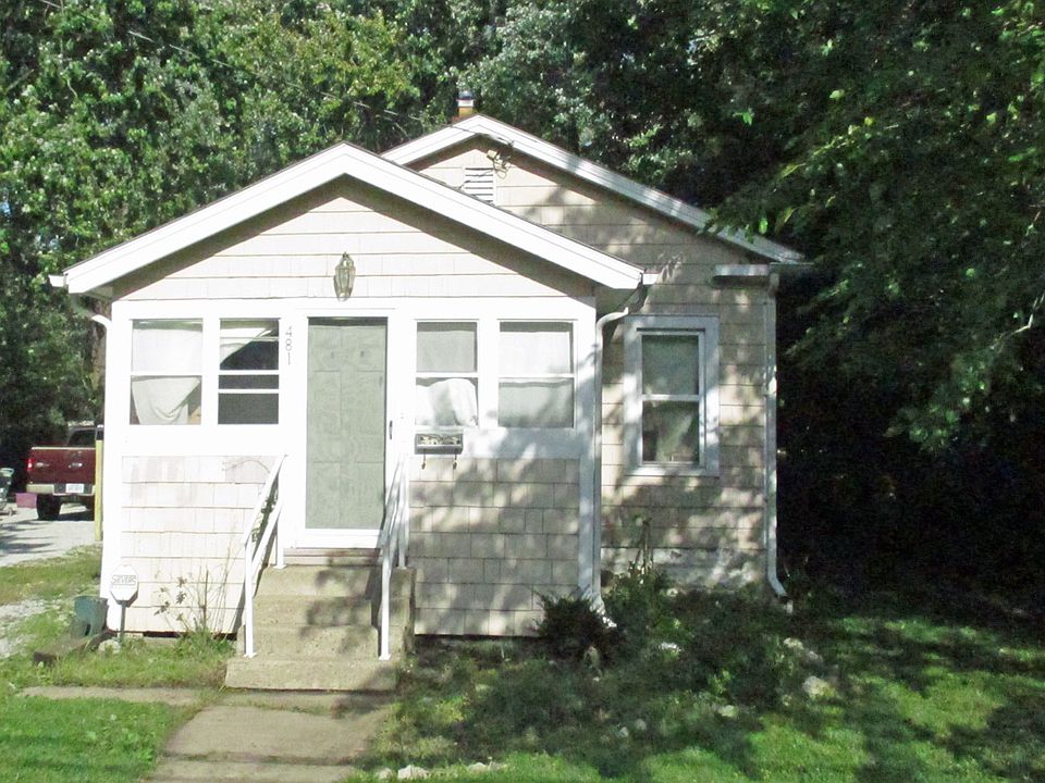 1st image of 481 Hoyt St