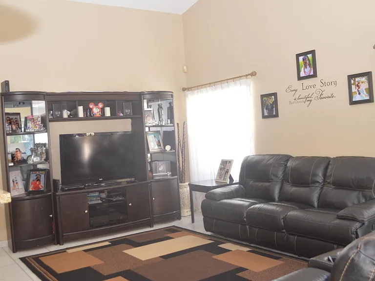 4951 SW 152nd Ave — Photo 18