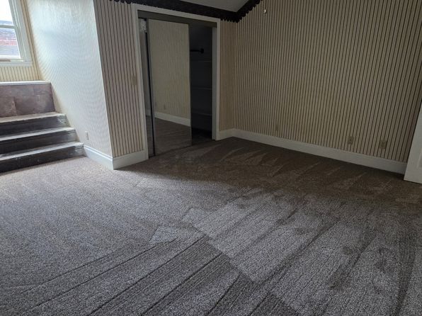 11 W Main St #19