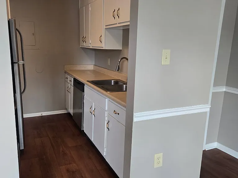 900 Mountain Creek Rd #B29 — Photo 3
