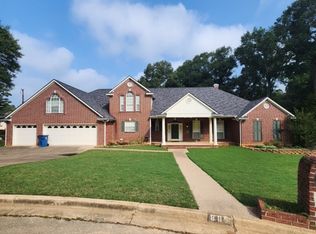 805 Brookhollow Dr, White Oak, TX 75693