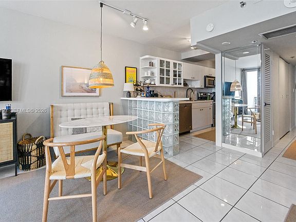 2nd image of 100 Lincoln Rd #1107