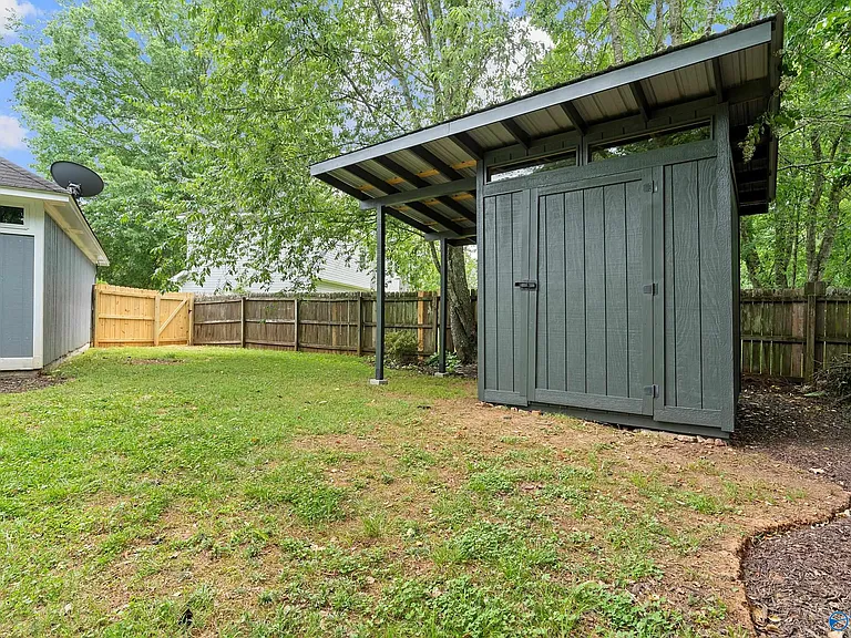 223 Cypress Creek Dr — Photo 16