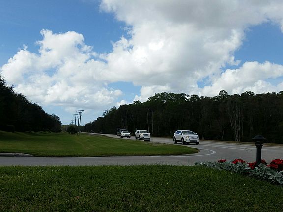 4th image of 13732 Collina Ct