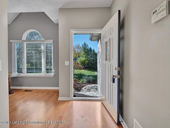 3rd image of 2930 Marfitt Rd