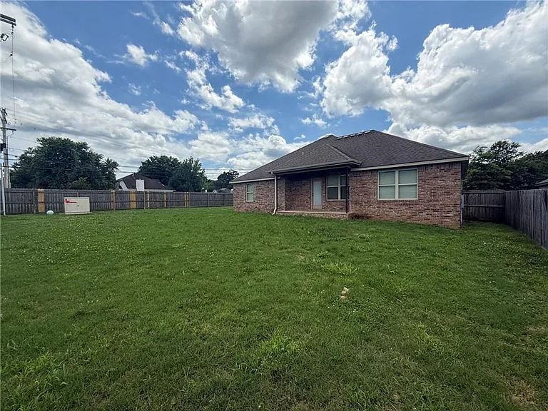 1486 S Blue Willow Ave — Photo 14
