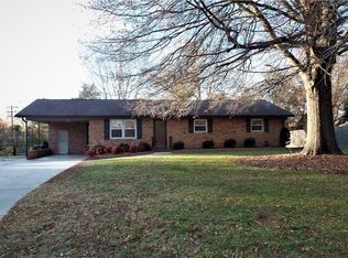 102 Hamlin Ct, Jamestown, NC 27282