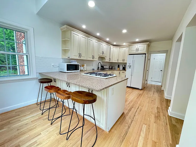 60 Devon Rd — Photo 18