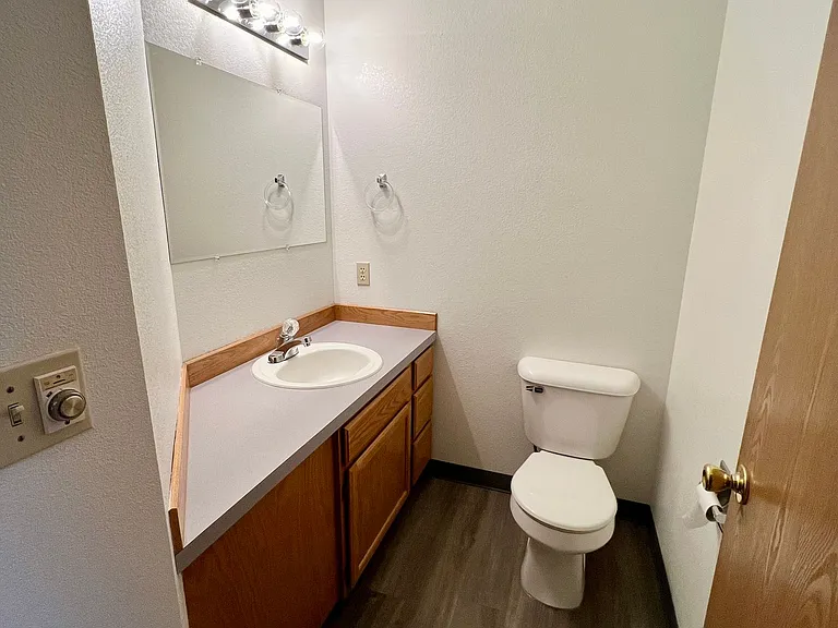 The 48th St Apartments — Photo 13