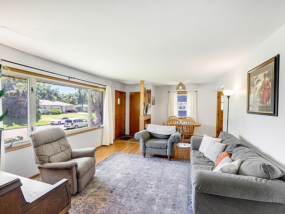 5th image of 3609 Violet Ave N