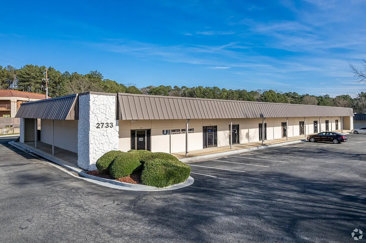 Building Photo - 2700-2733 Sheraton Dr