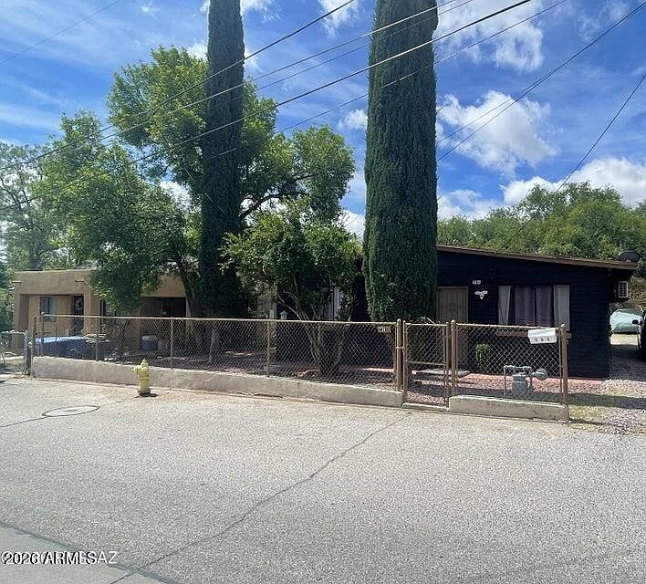 1st image of 731 W HUGHES Street