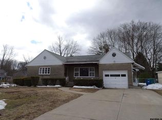 3 Priscilla Ln, Schenectady, NY 12306