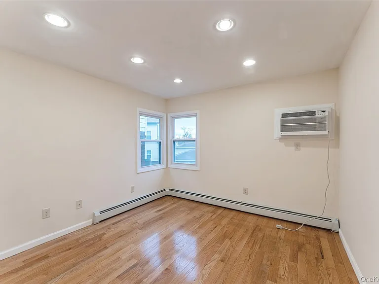22820 Edgewood Ave #A — Photo 6