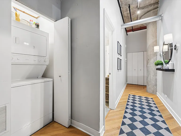 411 W Ontario St #210 — Photo 12