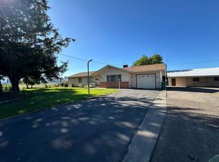 5842 Henley Rd, Klamath Falls, OR 97603