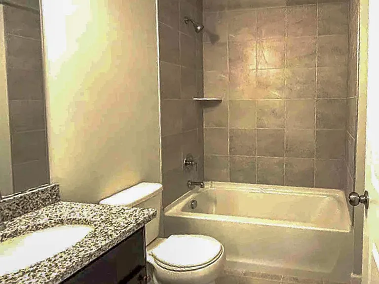 4861 Ludlow Ln — Photo 13