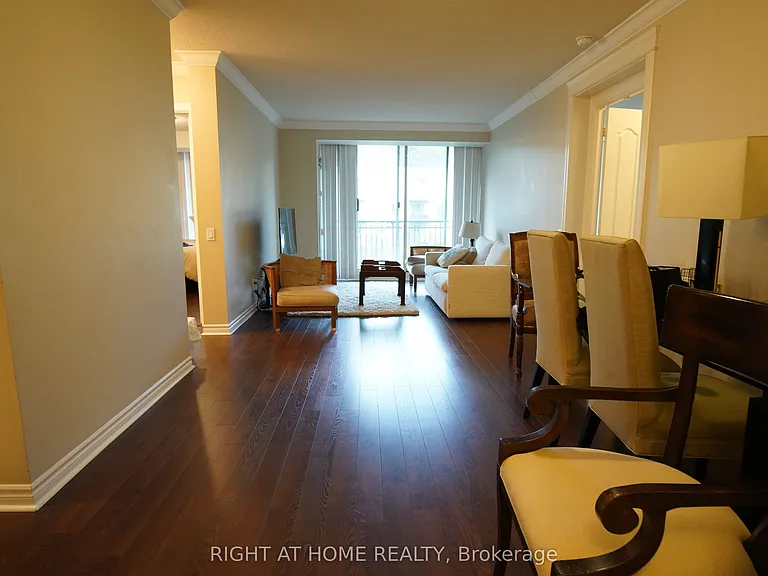 18 William Carson Cres #716 — Photo 5
