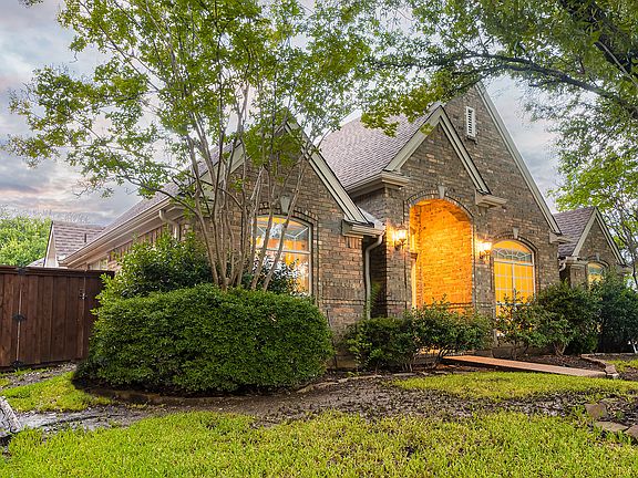 3rd image of 9611 E Oaks Ln