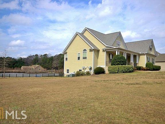 3rd image of 170 Berry Hill Ln