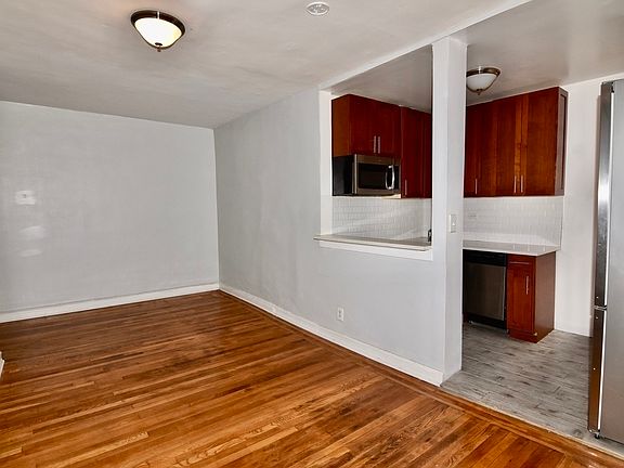 4th image of 4321 Broadway #K2