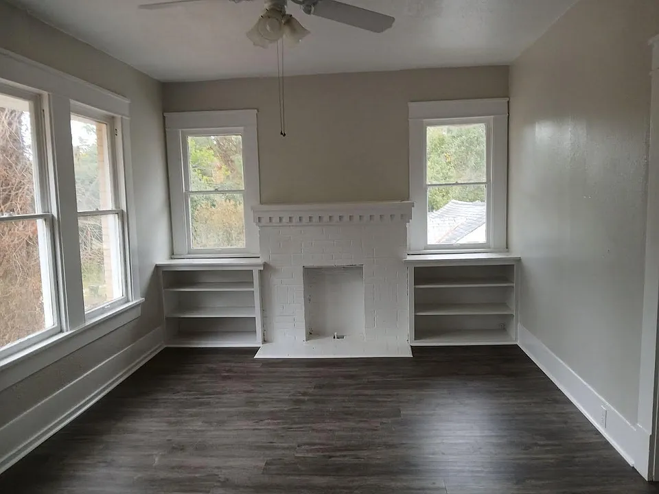 127 E Herndon St #127