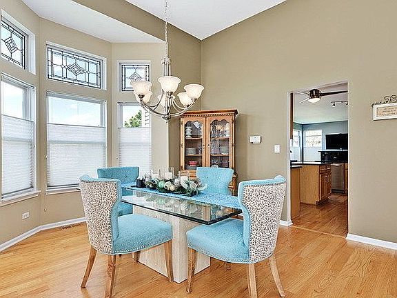 Dining room easily fits 10