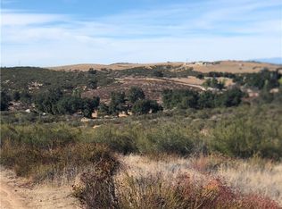 33 Rocky Knoll Rd, Hemet, CA --