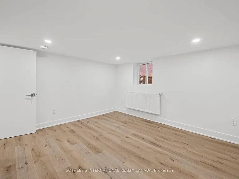 28 Strathgowan Ave #BSMNT — Photo 17