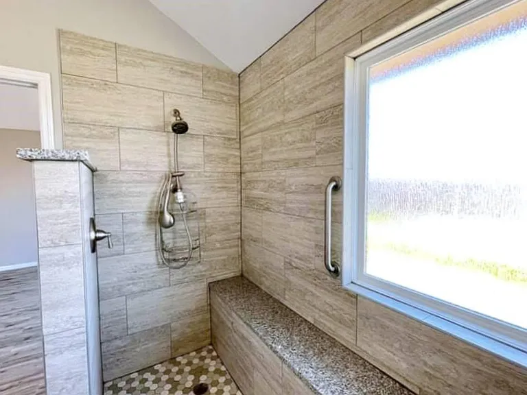 2526 Lake Dale Ln — Photo 24