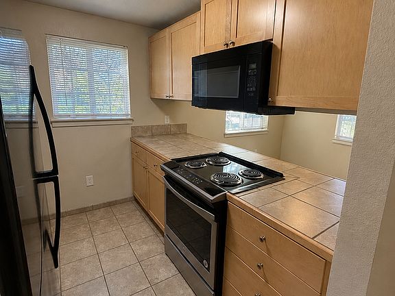 5th image of 9013 NE 54th St #V-28