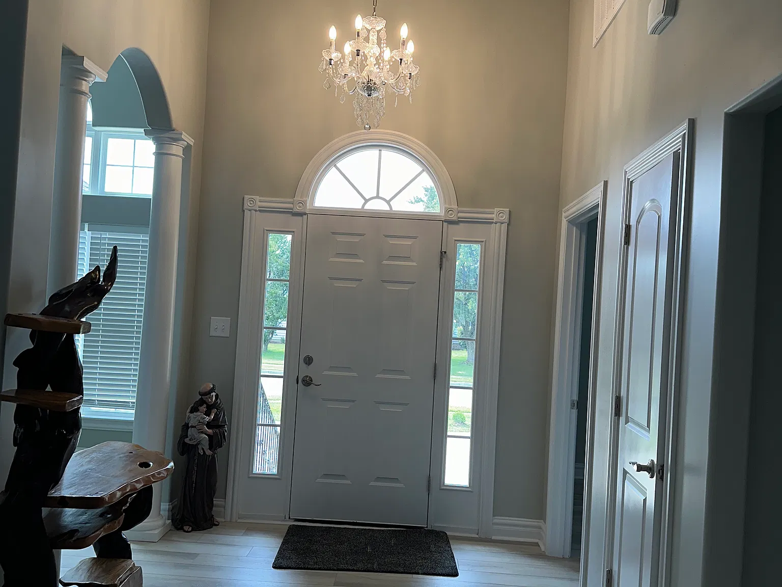 4 bed, 2300 sqft, $4,000 — Photo 4