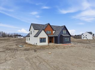 17 Schermerhorn Rd, Cohoes, NY 12047