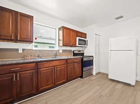 7772 NW 9th Ave, Miami, FL 33150