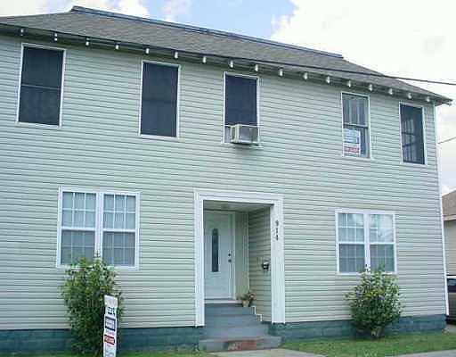 1st image of 914 Lafayette St #B