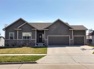 2603 NE Chevalia Ct, Grimes, IA 50111