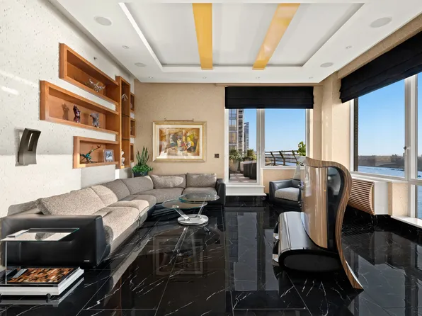 100 Riverside Boulevard image 1 of 37