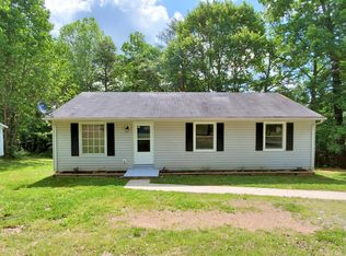 32 Gibson Rd, Altavista, VA 24517