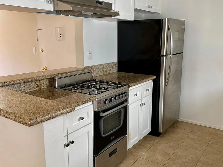 9129 National Blvd #10 — Photo 6