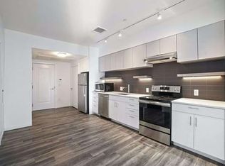 842 Beacon St #305, Boston, MA 02215