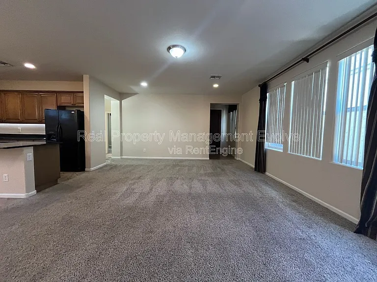 3454 E Constitution Dr — Photo 5