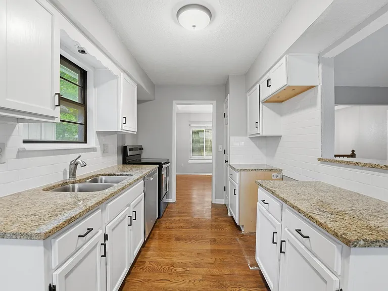 16308 W 125th Ter — Photo 12