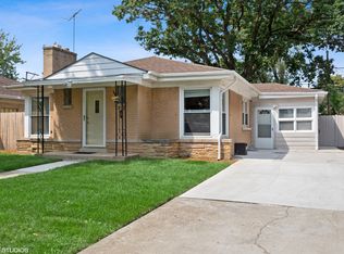 4952 Jarvis Ave, Skokie, IL 60077