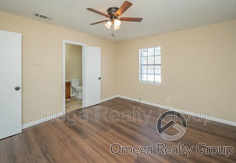 Lakeridge Apartments — Photo 95