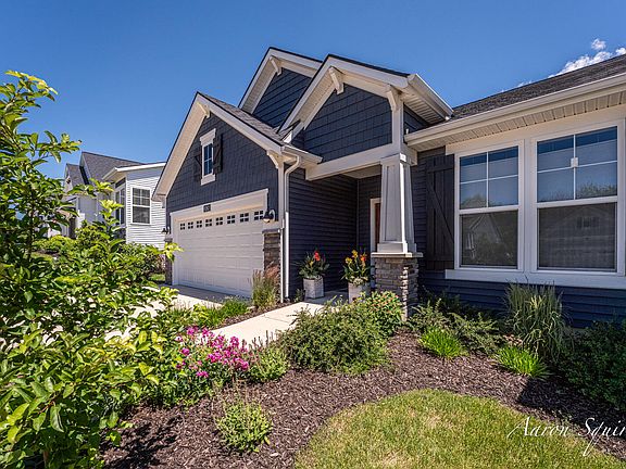 3rd image of 8262 Autumn Acres Dr