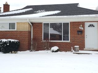 28947 Westfield St, Livonia, MI 48150